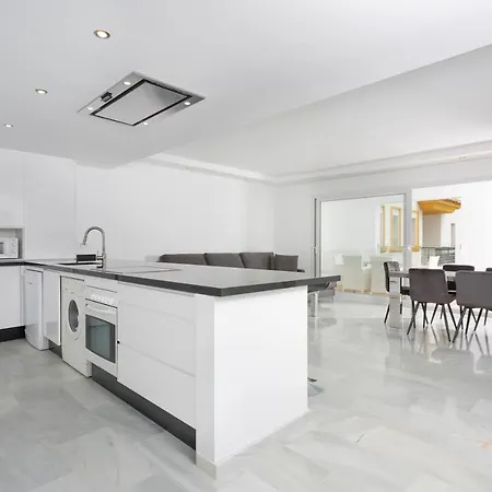Aparthotel B51 Executive Flats Marbella