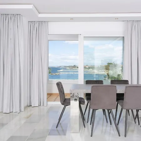 Aparthotel B51 Executive Flats 4*