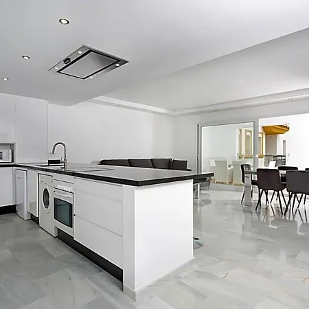 Aparthotel B51 Executive Flats Marbella