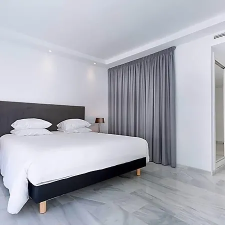 B51 Executive Flats Aparthotel