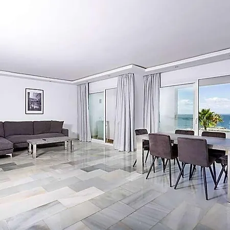 Aparthotel B51 Executive Flats 4*