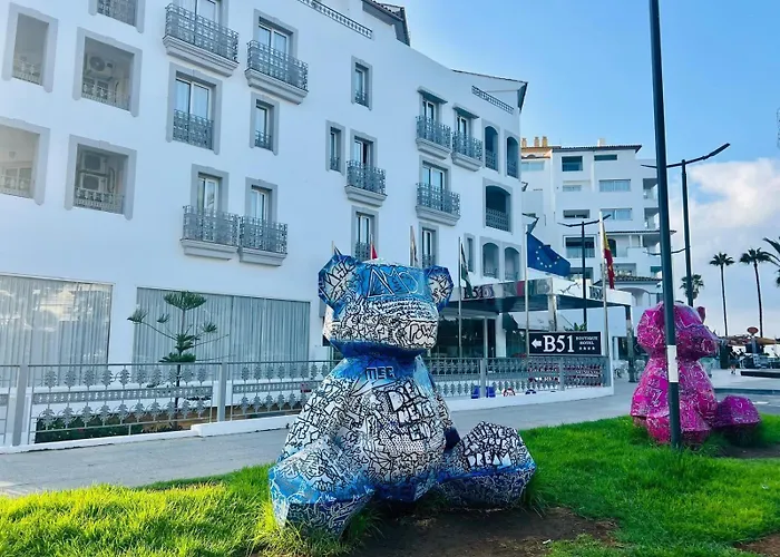 B51 Executive Flats 4*