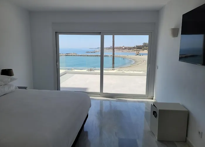 B51 Executive Flats Aparthotel 4*