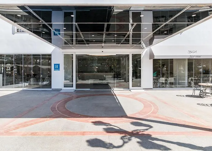 Aparthotel B51 Executive Flats 4*